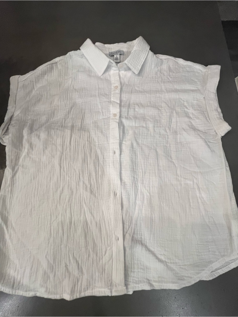 Jessica Simpson White Short-Sleeve Button-Down Top